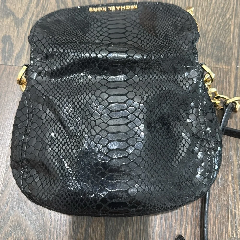 Michael kors crossbody bag